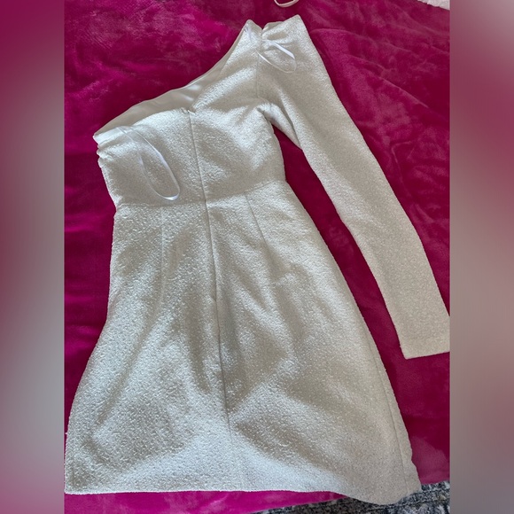 Brightly Shining Silver Metallic One-Shoulder Mini Dress - Picture 5 of 7